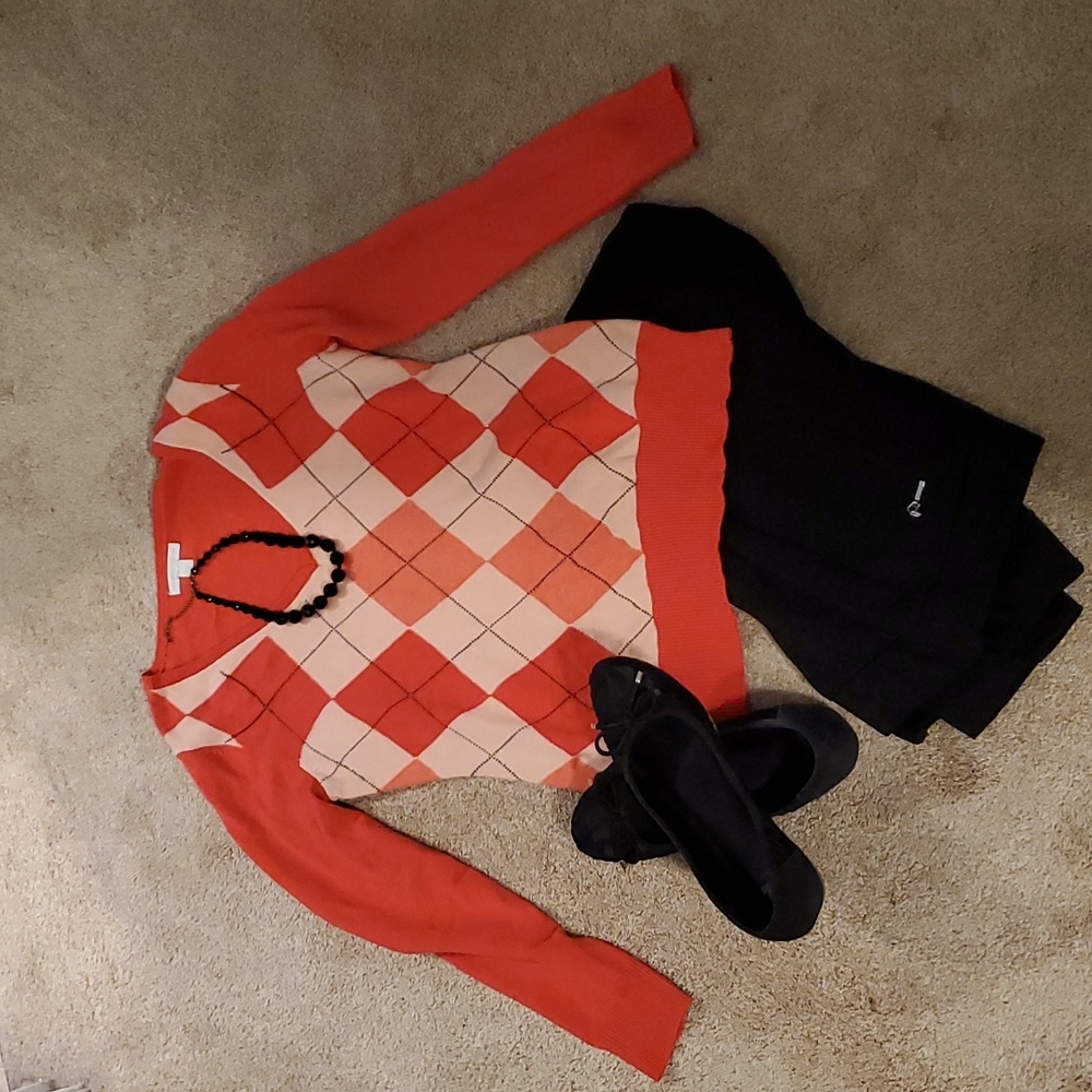 ⭐4 for $25 ⭐ Pink plaid sweater